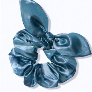 Victoria’s Secret PINK Bow Scrunchie